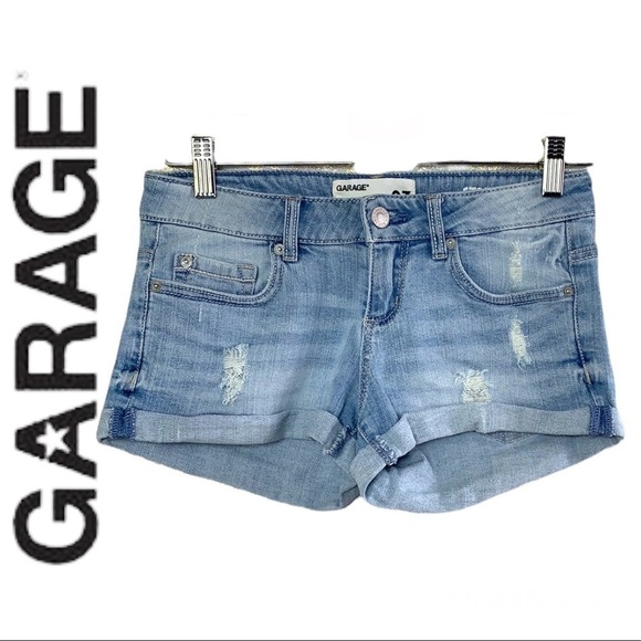 GARAGE Light Blue Wash Low Rise Distressed Denim Flirty  Shorts Size 3 - Picture 1 of 16